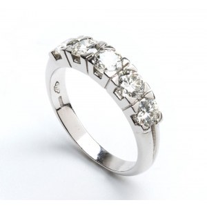 Diamond platinum ring