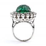 Gold ring with emerald and diamonds