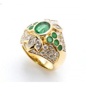 Diamond emerald gold ring