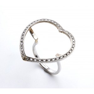 Gold white ring with diamonds