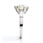 Gold ring with diamonds