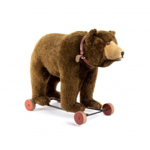 STEIFF bear on wheels