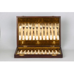 Ensemble de 12 paires de couteaux et fourchettes, Angleterre, Brimingham, vers 1920.