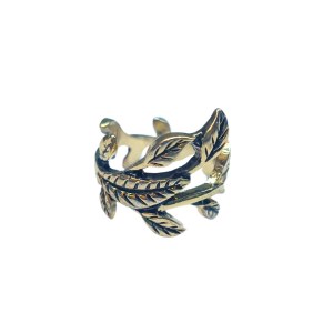 Ring mit Blattmotiv