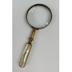 Vergrößerungsglas mit Perlengriff