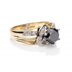 Anello con diamante nero inizio XXI secolo.