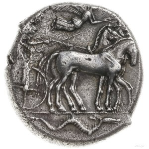 tetradrachma, 450-440 pne; Aw: Kwadryga w prawo, powyże...