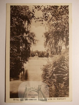 Shore, Brieg, city park, 1938