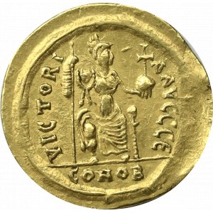 Bizancjum, Justyn II, Solid Konstantynopol