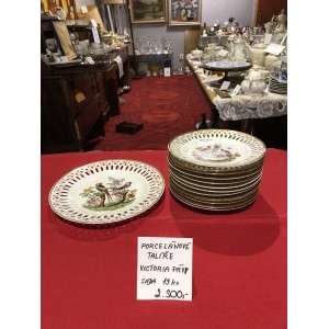 Porcelánové talíře Victoria, pávi 13ks sada