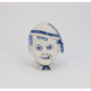 Head of a boy in a cap - tobacco container