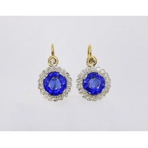 Earrings with sapphires
