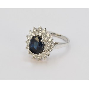 Ring mit Saphir