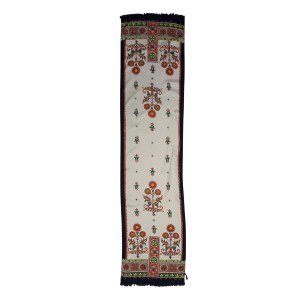 Hedvábný šátek s květinovým vzorem v lidovém stylu