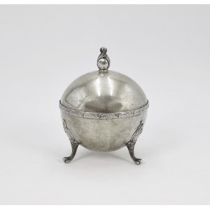 Sugar bowl with removable lid