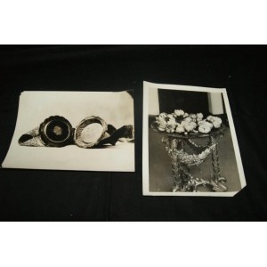 Lot de 3 photographies, figurant divers objets manufacturés