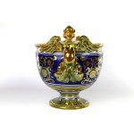 Lustered ceramic cist