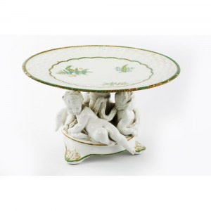 Centerpiece stand with white porcelain cherubs