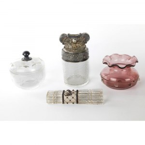 Lot of 4 containers