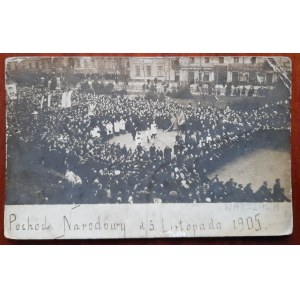 Národná prehliadka vo Varšave 5. novembra 1905.