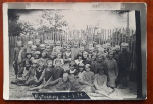 Rytwiany.Fotografie skupiny dětí VI 1939.