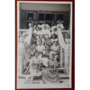 Kęty-Podlasie1938 r.Fotografia grupowa na schodach.
