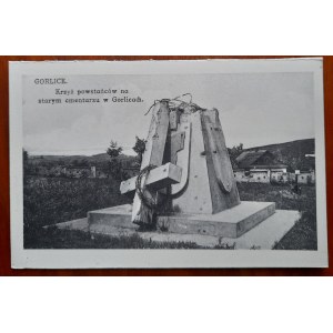 Gorlice.Krzyż powstańców na starym cmentarzu w Gorlicach.