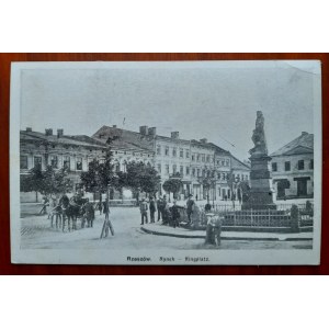 Rzeszów.Rynek (monumento a Kosciuszko)