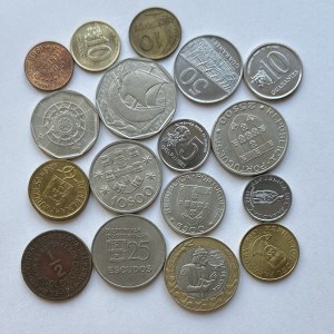 Lot de 17 pièces de différents types et années MIX