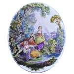 KRÓLEWSKA MANUFAKTURA PORCELANY W BERLINIE (KPM), Plakieta porcelanowa w oprawie: wędkarz i dwie ogrodniczki w pejzażu nad wodą