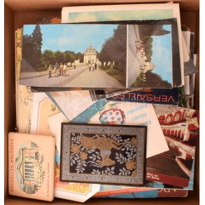 Egy doboz MODERN vegyes üdvözlőlap és képeslap / A box of modern greeting postcards and cards