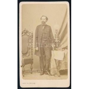 cca 1860-1870 Müller Emil nyomdatulajdonos egészalakos portréja, vizitkártya Canzi és Heller pesti műterméből, 10...