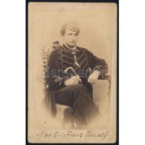 1866 Halle, előkelő öltözetű fiatal férfi portréja (Franz Takach v. Takacs?), vizitkártya E. May fényképész műterméből...