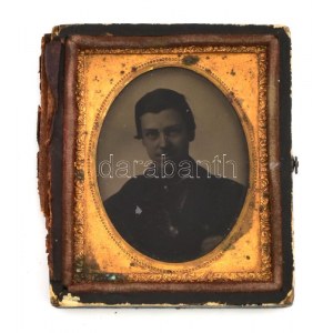 cca 1845-1850 Férfiportré, dagerrotípia, első borító nélkül 6x7 cm