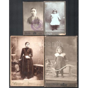 cca 1900-1910 össz. 4 db keményhátú portré fotó, közte 3 db gyerekportré, egyiken kislány játékokkal, tolható kocsival...