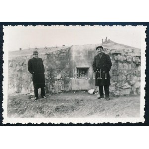 cca 1940-1945 Katonai bunker, fotó, 6×9 cm