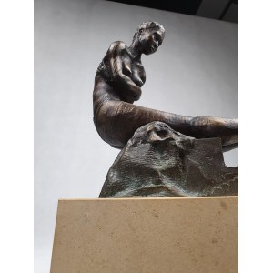 Piotr Bubak, Schauende / Sitzende Skulptur Bronze Stein