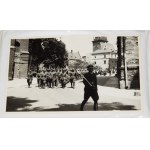 Album ze zdjęciami (103): z defilady 3 maja 1936 na Błoniach Krakowskich oraz inne zdjęcia. [Ze zbioru rotmistrza Romana Medwicza]