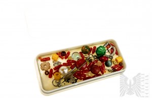 Set of Tinker Jewelry Items including, for example, Natural Beads