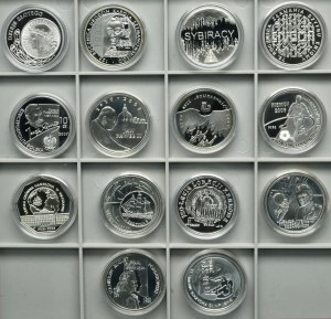 Set, 10 gold 2004-2008 (14 pieces).