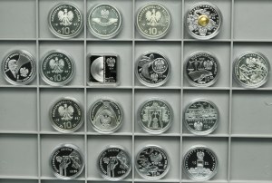 Set, 10 gold 1996-2008 (18 pieces).