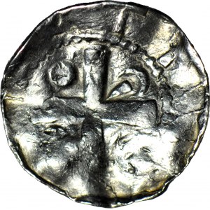 Otto i Adelajda 983-1002, denar z kapliczką, w kapliczce krzyż