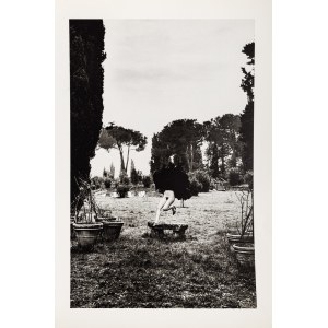 Helmut Newton, In a garden near Rome - 1977 z teki &#039;&#039;Special Collection 24 photos lithographs&#039;&#039;, 1979