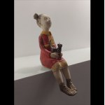 IDA - a girl with a cat.