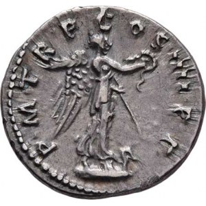 Traianus, 98 - 117, AR Denár, Rv:P.M.TR.P.COS.IIII.P.P., Victoria kráčí