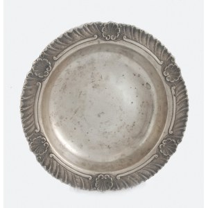 Bowl with decorative collar