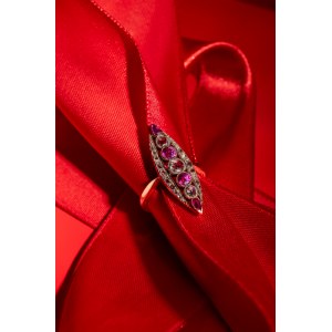 Anello a forma di marquise, seconda metà del XIX secolo.