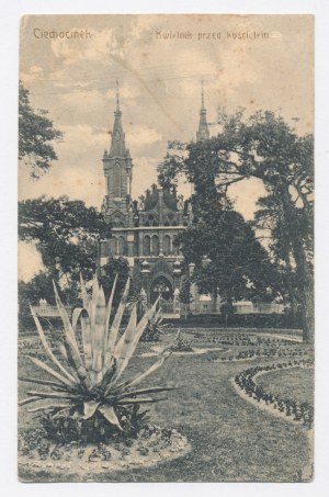 Ciechocinek - Florist in front of the church (1195)