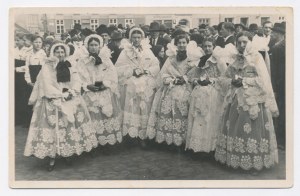 Zywiec - Woman in folk costumes (1910)