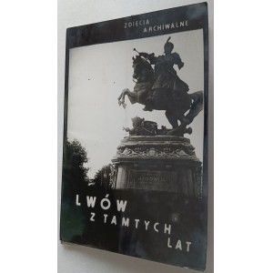 ZESTAW 10 ZDJĘĆ LWÓW Z TAMTYCH LAT, PLAC HALICKI, PLAC KRAKOWSKI, ULICA AKADEMICKA, POMNIK SMOLKI, POMNIK FREDRY, WAŁY HETMAŃSKIE